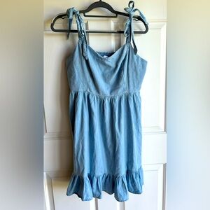 Women’s size large Old Navy brand summer dress excellent used condition